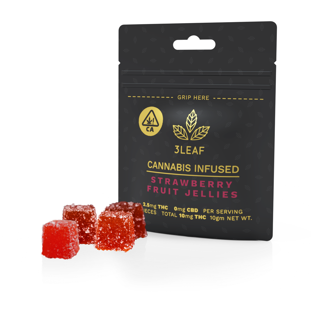 3Leaf micro-dosed Strawberry Fruit Jellies. Four fruit jellies placed in front of the 3Leaf package.